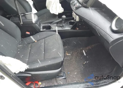 2017 Toyota Rav4 Le z USA, uszkodzony, nr VIN JTMBFREV6HJ170417